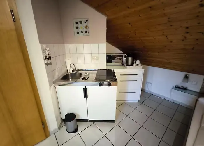 Im Charme Der 90er Pensión